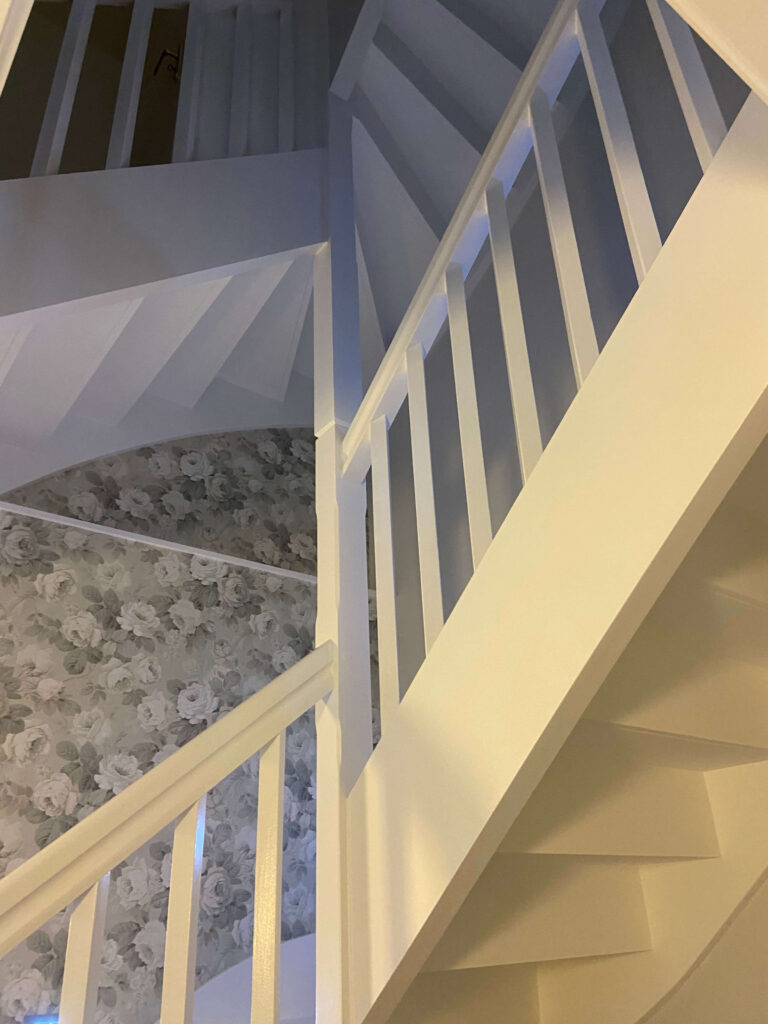 peinture revetement cages escalier2 scaled